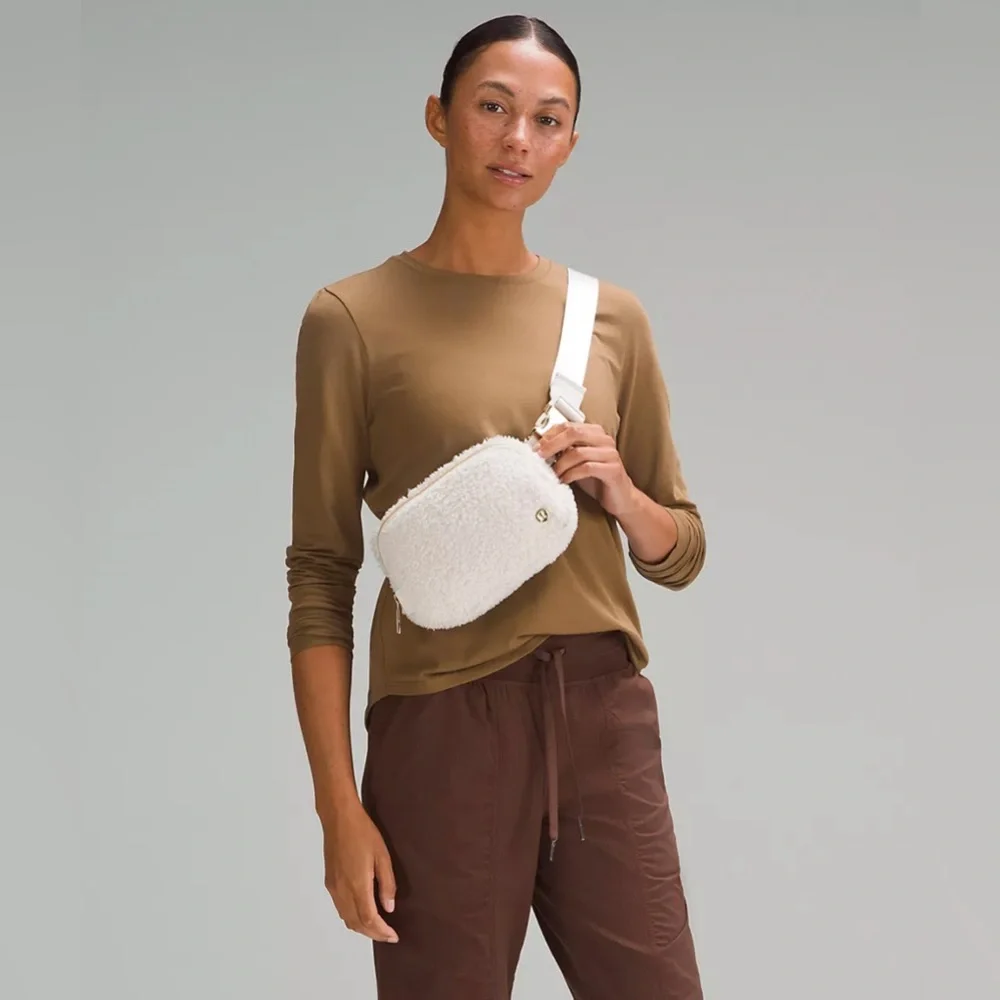 ivory fleece belt bag lululemon Amazon.com: Athletica Everywhere (Light Ivory) : Clothing, Shoes & Jewelry Lululemon Everywhere Fleece Belt Bag